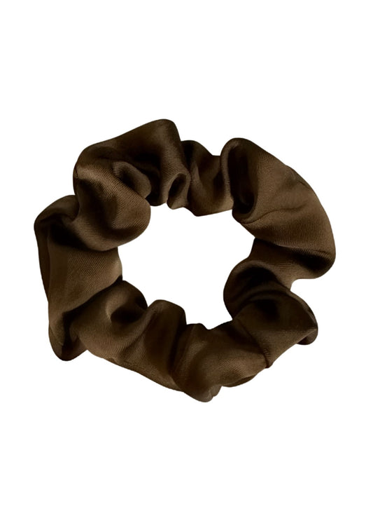 SILK SCRUNCHIE IN CHOCOLATE